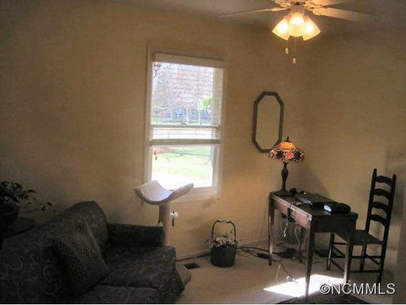 218 Resada Dr - Photo 9