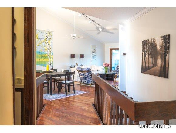 102 Timber Drive - Photo 2