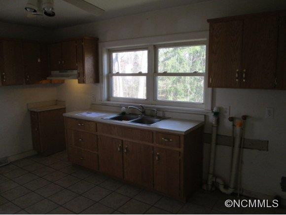 52 North Main St - Photo 6