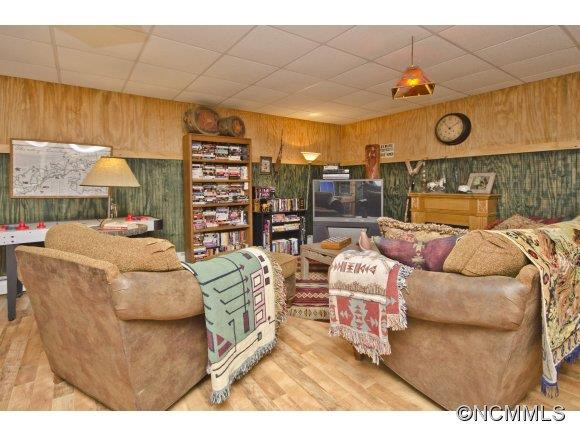 111 West Brook Street - Photo 19