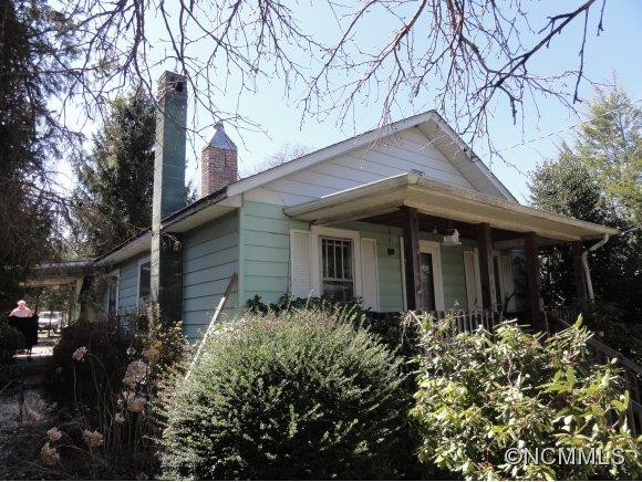 11 Eastway St
