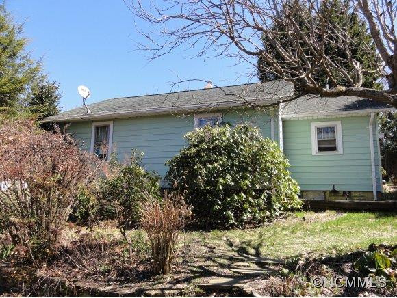 11 Eastway St - Photo 3