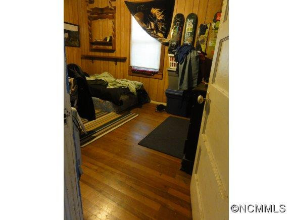 11 Eastway St - Photo 8