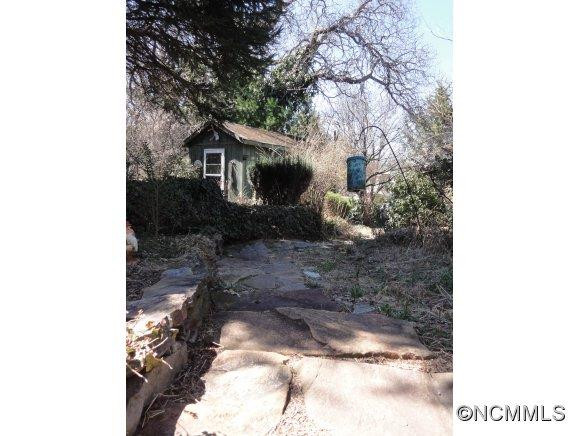 11 Eastway St - Photo 10