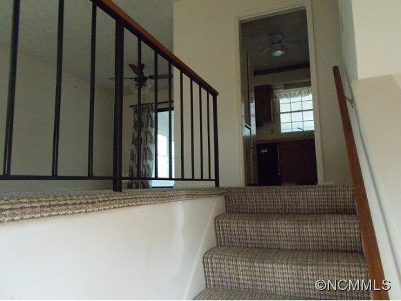 40 Springside Drive - Photo 3