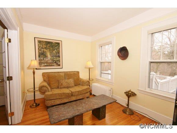 315 Montford Av - Photo 8