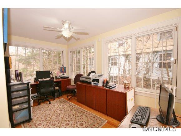 315 Montford Av - Photo 9
