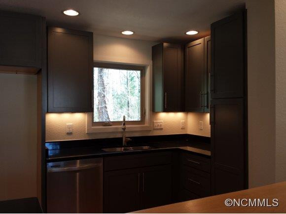 78 Robinson Avenue - Photo 16
