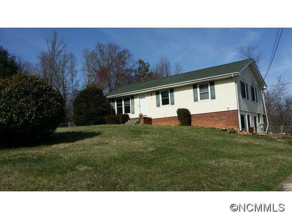 5 Fieldcrest Dr