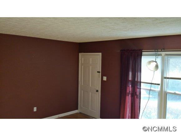 5 Fieldcrest Dr - Photo 4