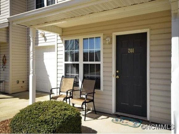 244 FARINGTON CIRCLE - Photo 2
