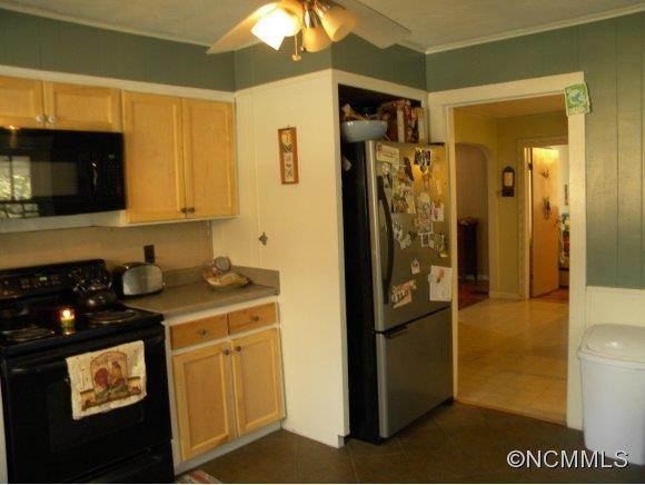 5599 NC 197 North - Photo 3