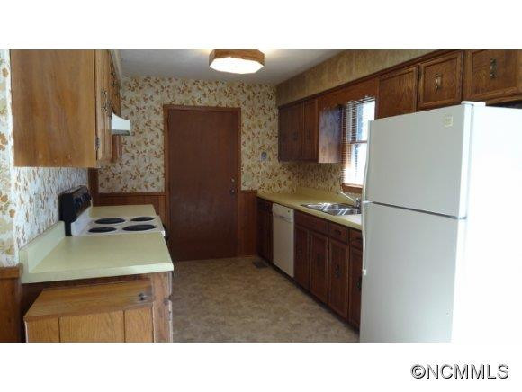 48 CLEMENT HILL DRIVE - Photo 5