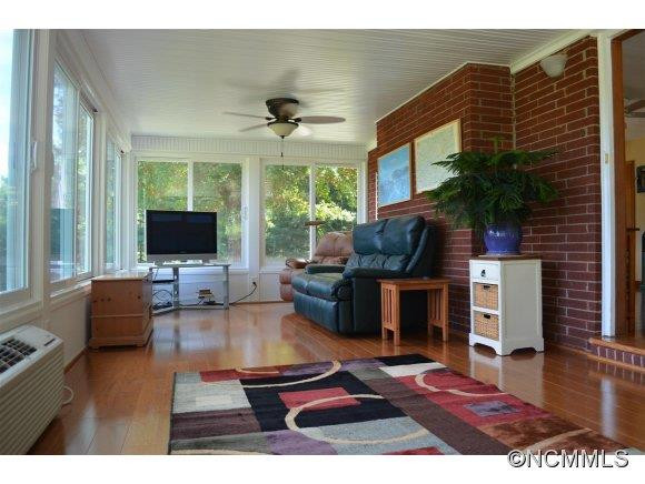 211 Bee Ridge Road - Photo 6