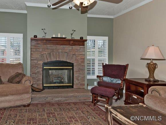 11 East Mountain Way - Photo 2