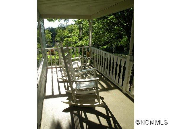39 Wyatt St - Photo 2