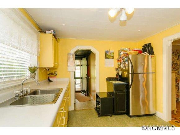 39 Wyatt St - Photo 6