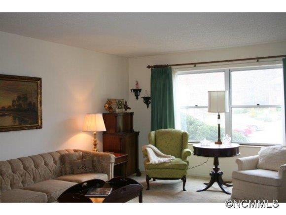 27 Capri Lane - Photo 3