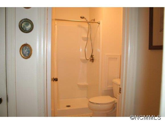 27 Capri Lane - Photo 8