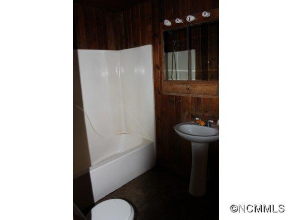 1634 Lake Adger Road - Photo 7