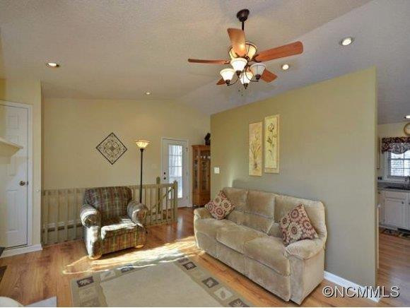 25 WESTWOOD DRIVE - Photo 5
