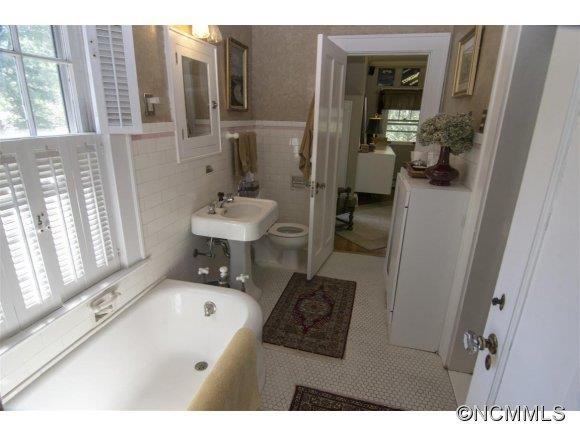 76 Macon Avenue - Photo 13