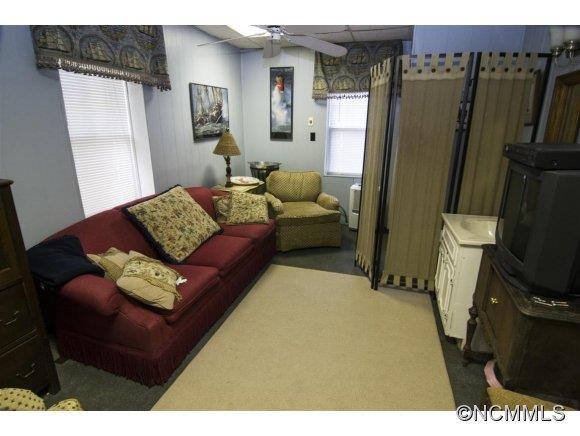76 Macon Avenue - Photo 18