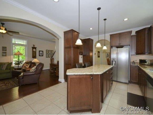 813 BEECH TREE PLACE - Photo 11