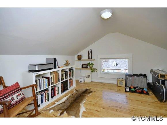 21 Pennsylvania Ave - Photo 18