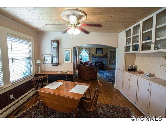 325 Wilson Ave - Photo 4
