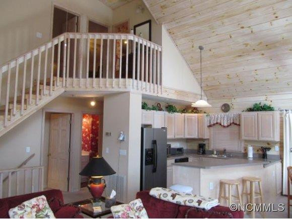 396 HONEYSUCKLE LANE - Photo 5