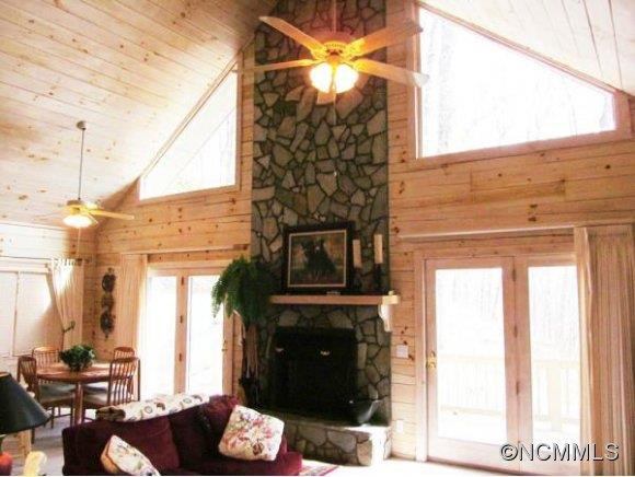 396 HONEYSUCKLE LANE - Photo 6