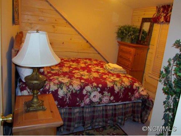 396 HONEYSUCKLE LANE - Photo 10
