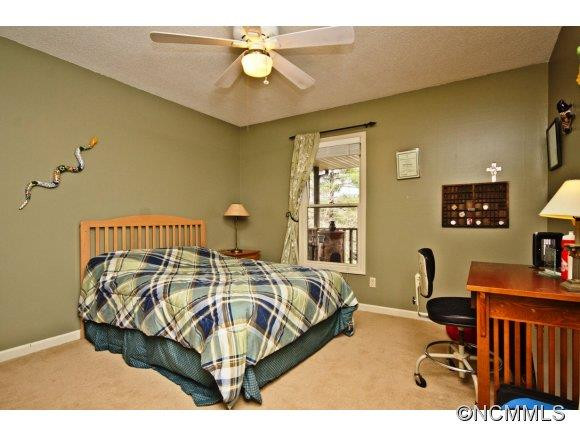 7 Emerald Ct - Photo 11
