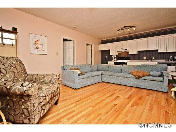 7 Emerald Ct - Photo 12
