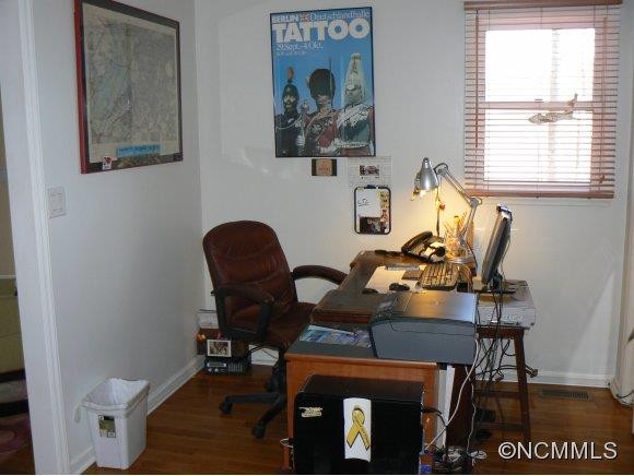 24 Charter Glen - Photo 13