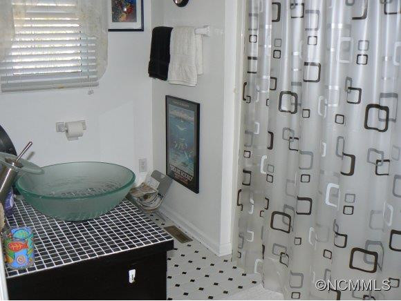 24 Charter Glen - Photo 14