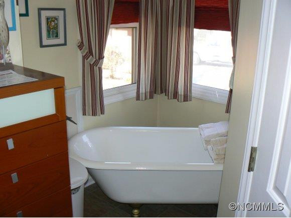 24 Charter Glen - Photo 15