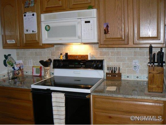 24 Charter Glen - Photo 7