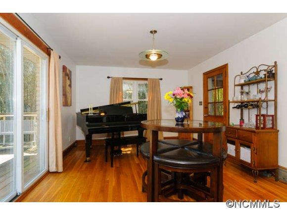 11 North College Street - Photo 8