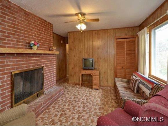 190 FAIRVIEW AVENUE - Photo 2