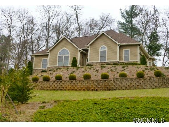 8 Emerald Court