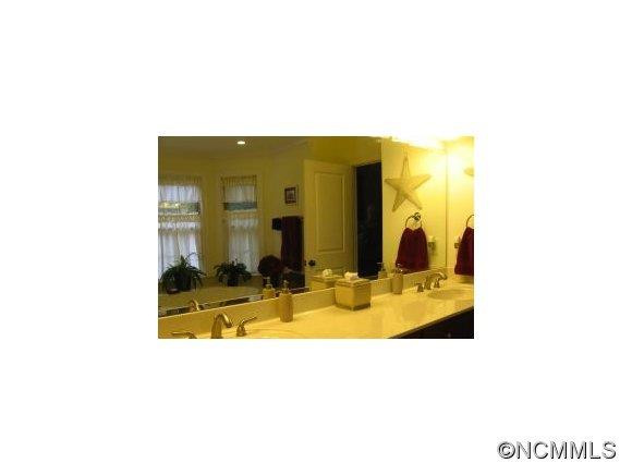 8 Emerald Court - Photo 18