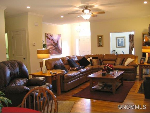 8 Emerald Court - Photo 5