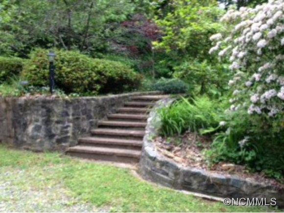 643 Savannah Drive - Photo 2