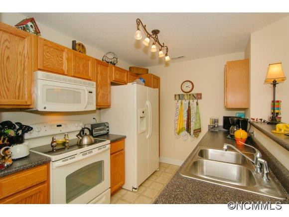 94 Foxden Drive #201 - Photo 9