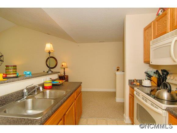 94 Foxden Drive #201 - Photo 10