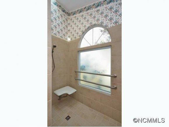 1 CREEKSIDE COURT - Photo 11
