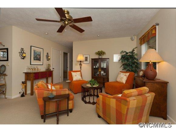 101 Oakwood Place Unit 4 - Photo 4
