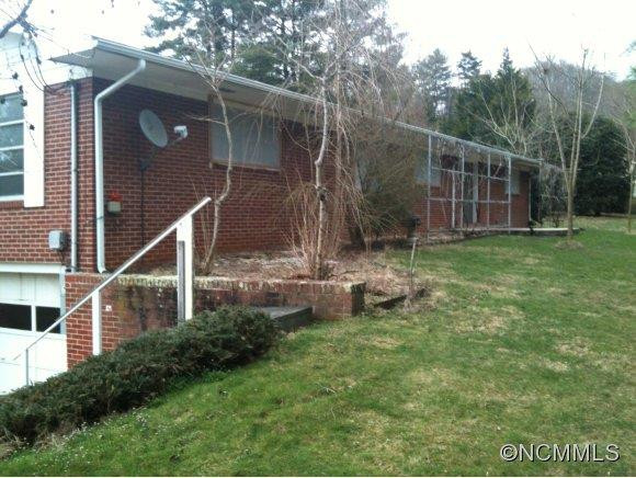 875 New Leicester Hwy